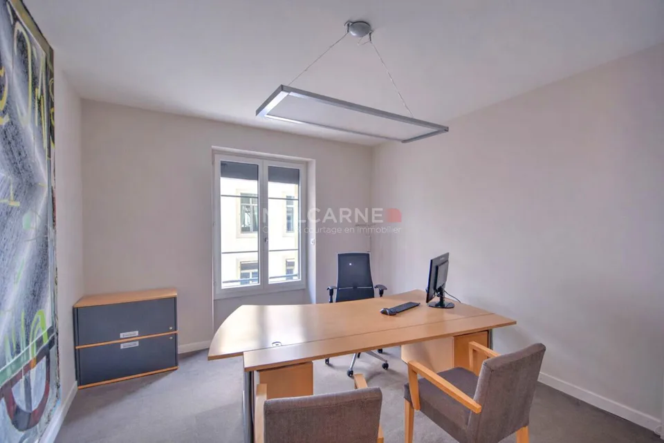Bureaux d'environ 116 m² à louer - Proximité Parc des Bastions, Genève