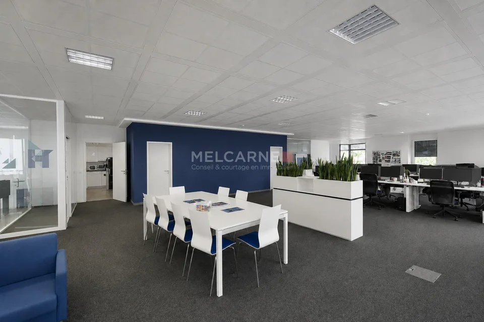 Bureaux d'environ 237 m² à louer - Proche du Quai des Bergues