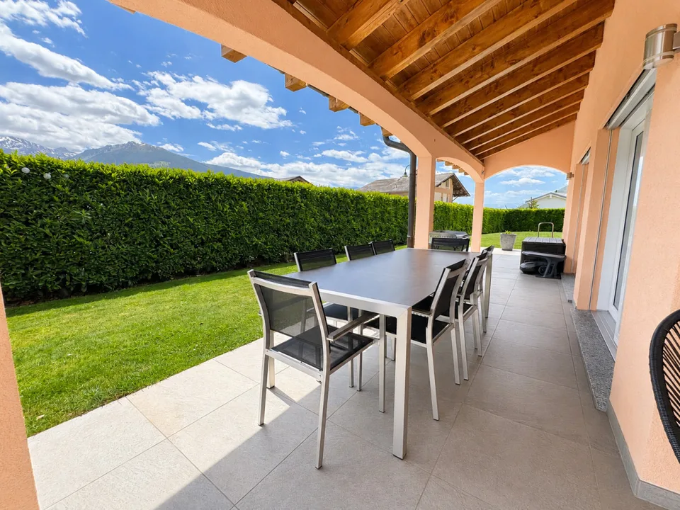 VILLA 6.5 ZIMMER MIT GROßEM GARTEN UND FREIER SICHT – Foto 9 von 11