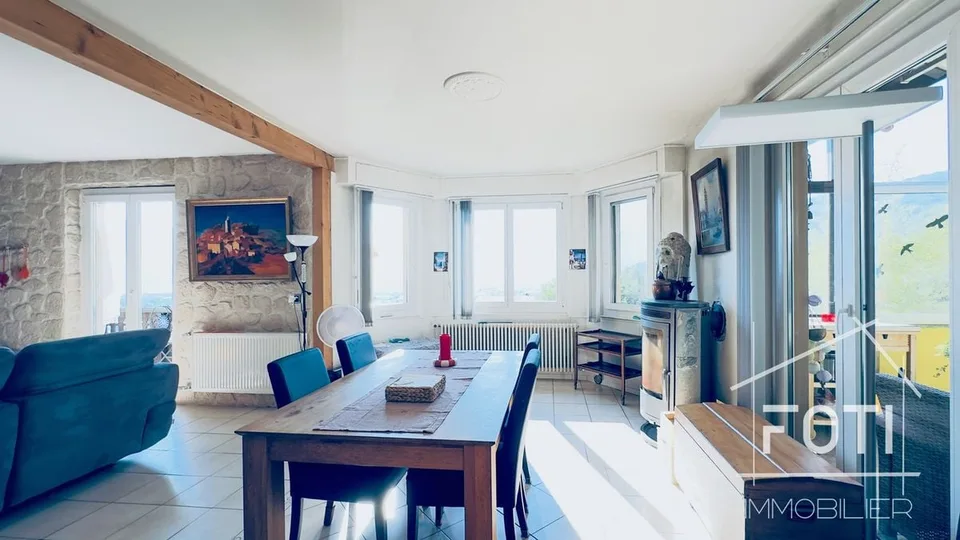 Haus mit Charakter und Aussicht und großen Terrassen - Am Hang von Monthey