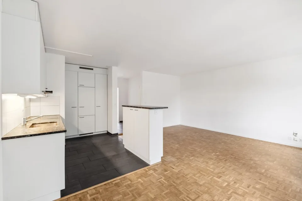 Moderne Wohnung mit sonnigem Balkon