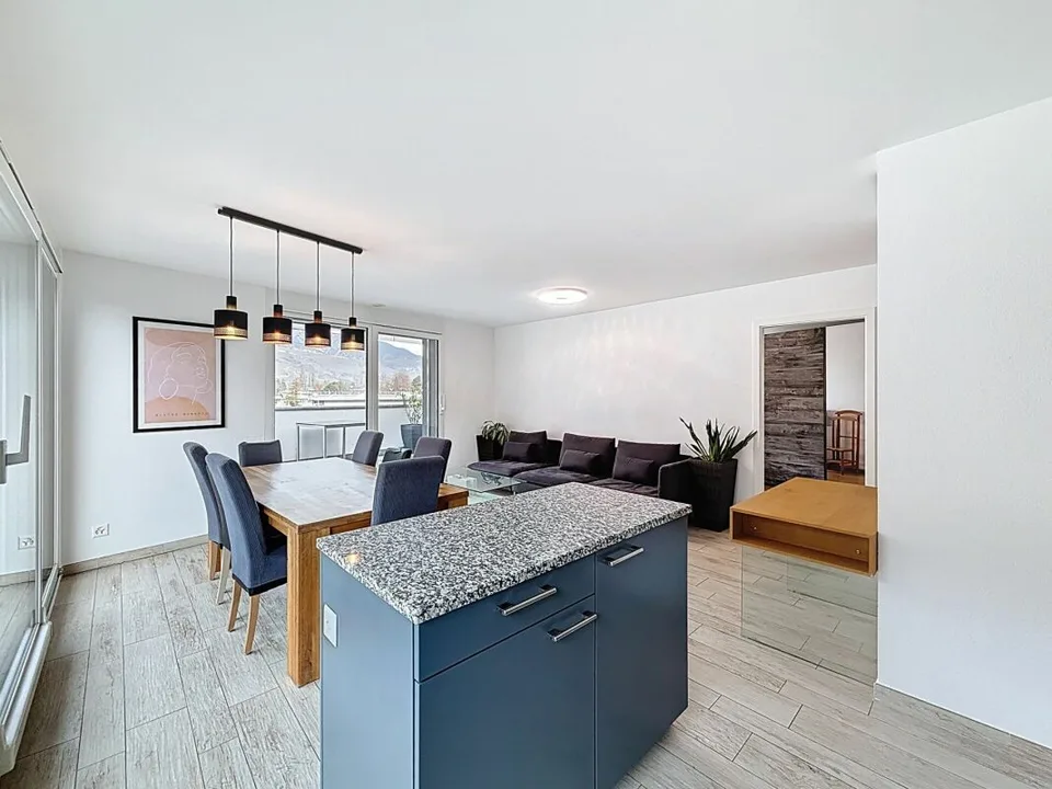 Prachtvolles Apartment mit großer Terrasse im Zentrum von Ardon