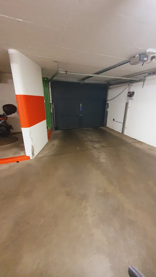 Einstellhallenplatz nähe Hörnli