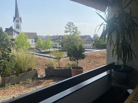 Appartamento luminoso 4,5 locali con balcone a Mettmenstetten – disponibile da ottobre 2026