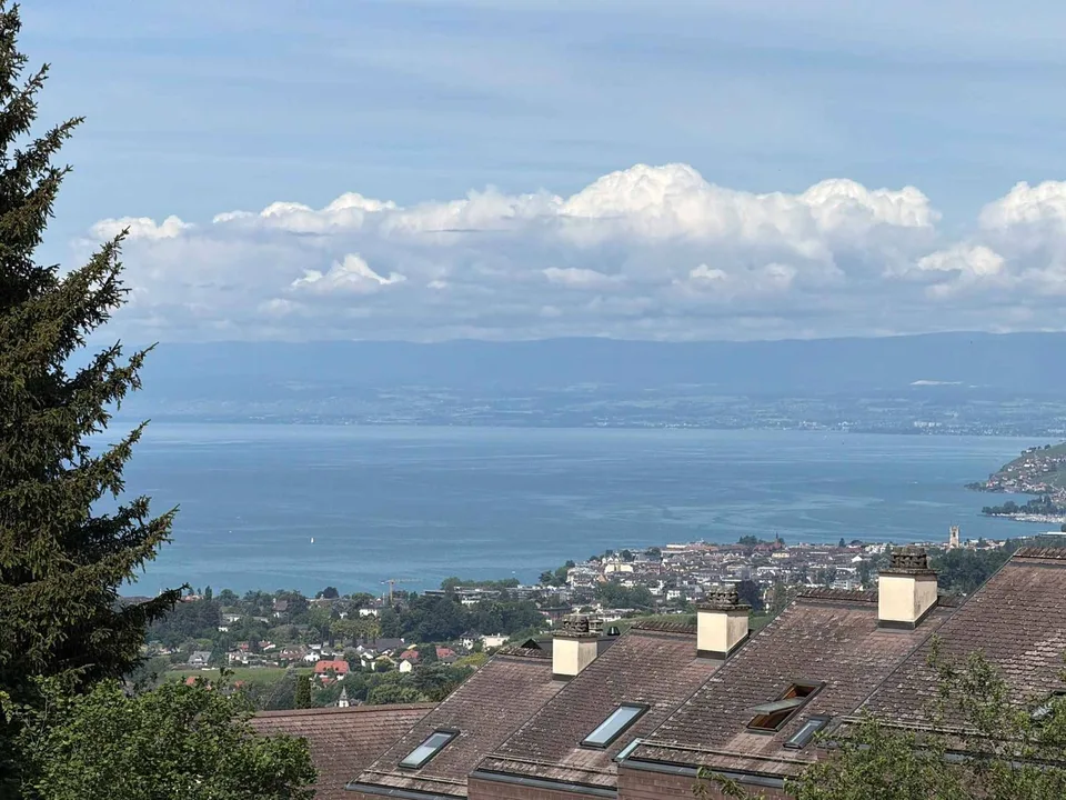 Einzelvilla mit 6,5 Zimmern und Blick auf den Genfersee