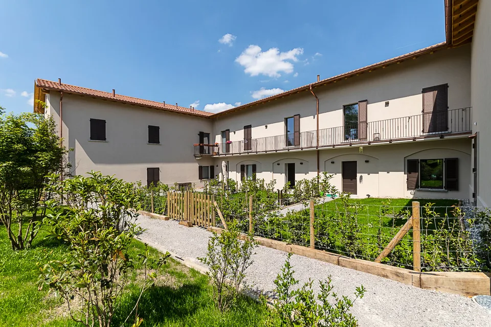 Location d'un appartement duplex lumineux de 55 m² avec jardin