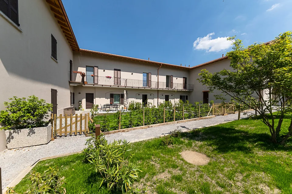 Location d'un appartement duplex lumineux de 55 m² avec jardin