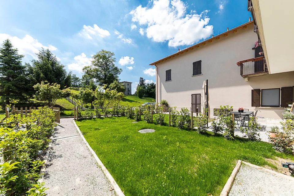 Location d'un appartement duplex lumineux de 55 m² avec jardin