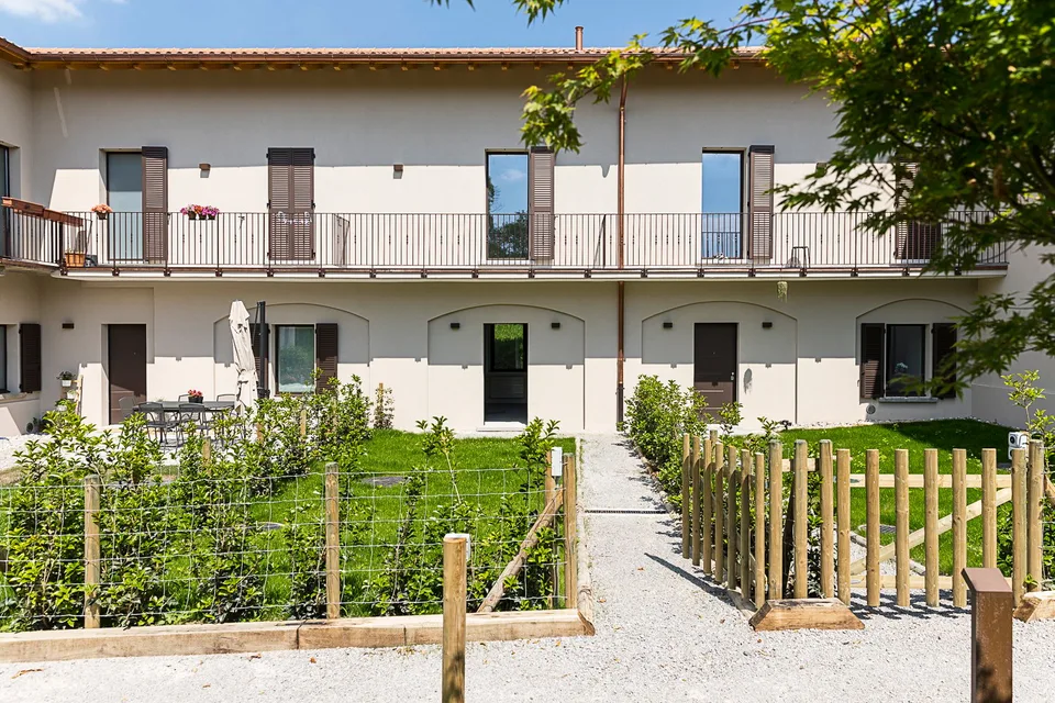 Affittasi luminoso appartamento duplex di 55 mq con giardino