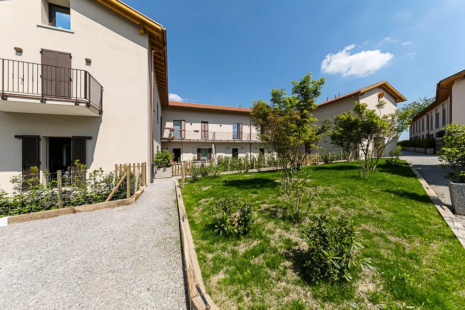 Location d'un appartement duplex lumineux de 55 m² avec jardin
