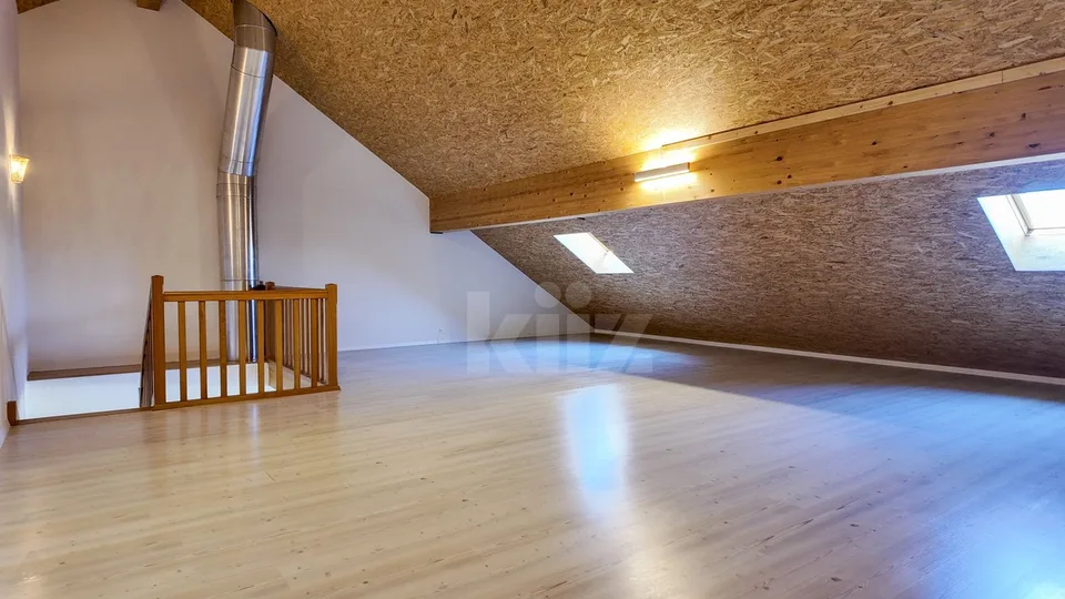 Schönes renoviertes Doppelhaus mit eigenem Garten – Foto 9 von 13