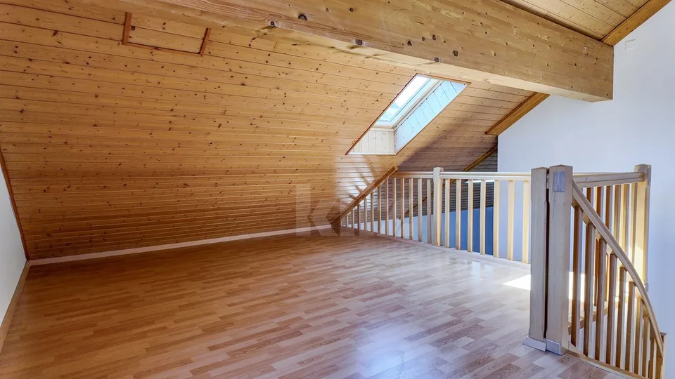 Schönes renoviertes Doppelhaus mit eigenem Garten – Foto 10 von 13