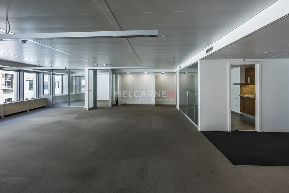 Bureaux d'environ 295 m² à louer - Rue du Rhône
