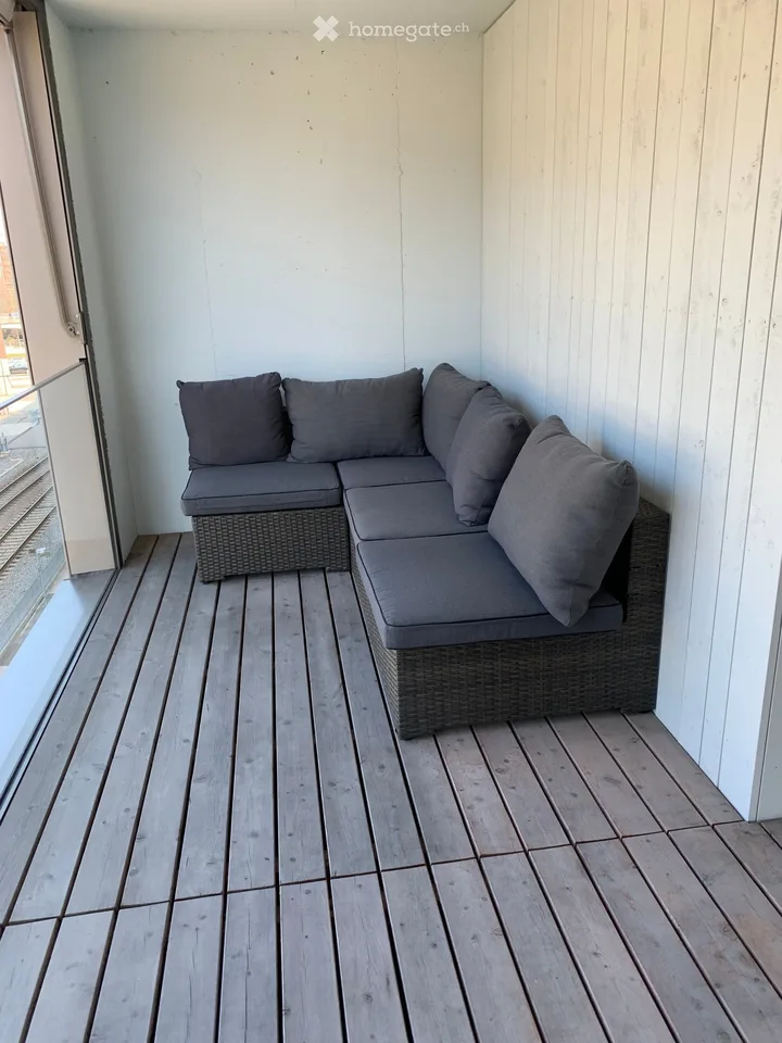 Wunderschöne 3.5-Zimmer-Wohnung mit  Aussicht und traumhaft grossem Balkon