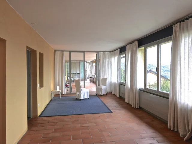 AFFASCINANTE CASA IN CORTE