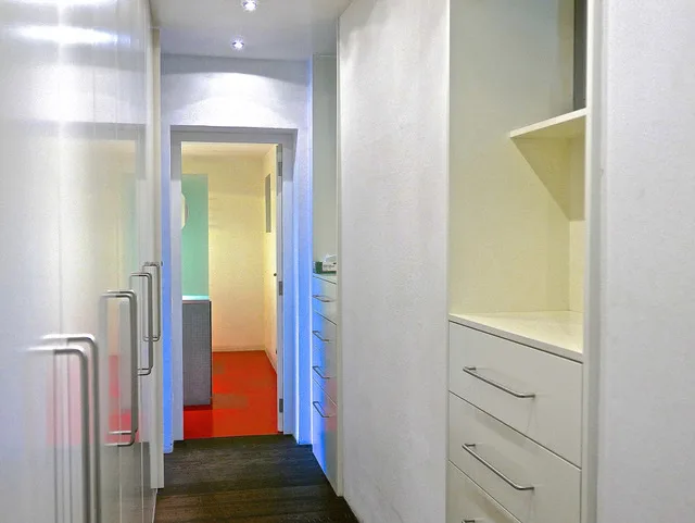 Maison fascinante dans la cour – photo 7 sur 10