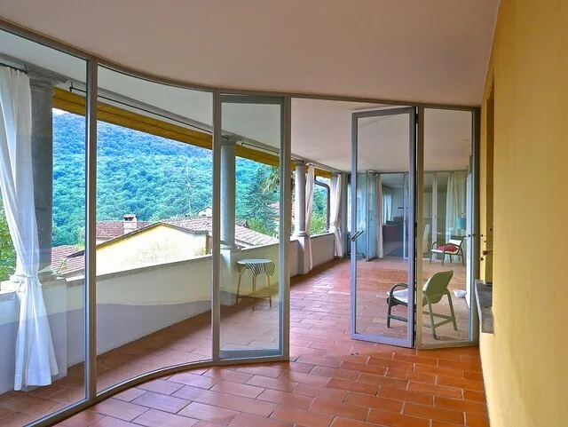 AFFASCINANTE CASA IN CORTE