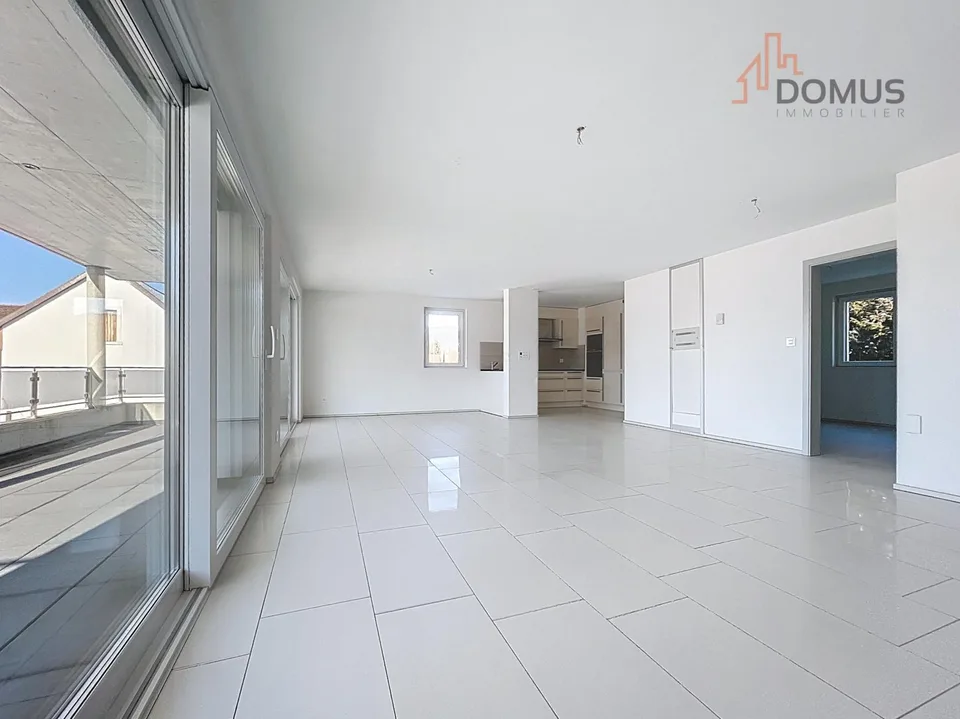 Geräumige moderne Wohnung mit großer Terrasse in neuem Gebäude