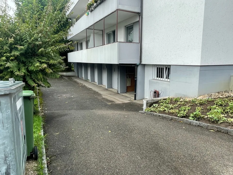 Box auto singoli vicino a Lindenplatz