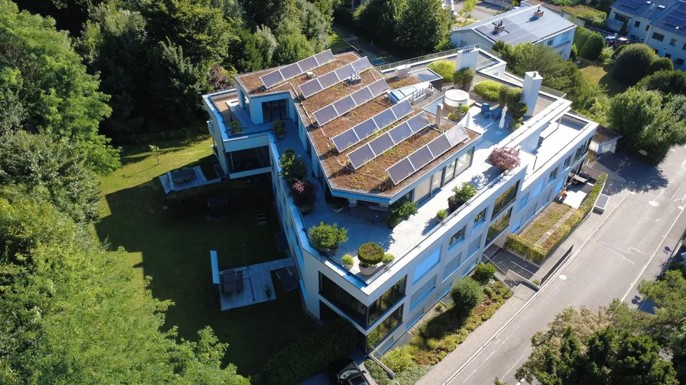 Lichtdurchflutete 3.5-Zimmer-Eigentumswohnung mit Wintergarten in Bottmingen