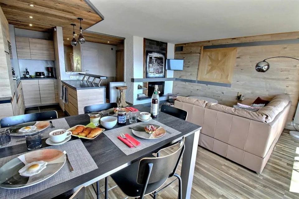 AV 9/Saturne - 306 Weekly rental