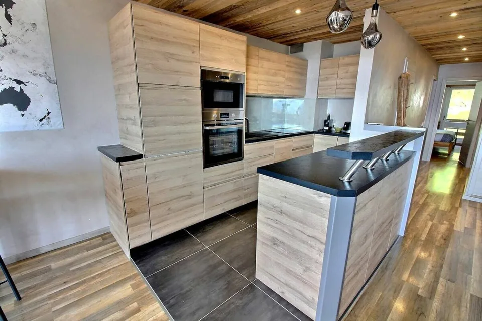 AV 9/Saturne - 306 Weekly rental