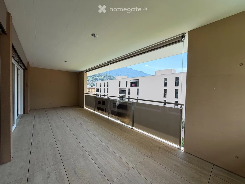 Elegantes 3.5-Zimmer-Wohnung mit Terrasse, Doppelsanitär und 2 Parkplätzen
