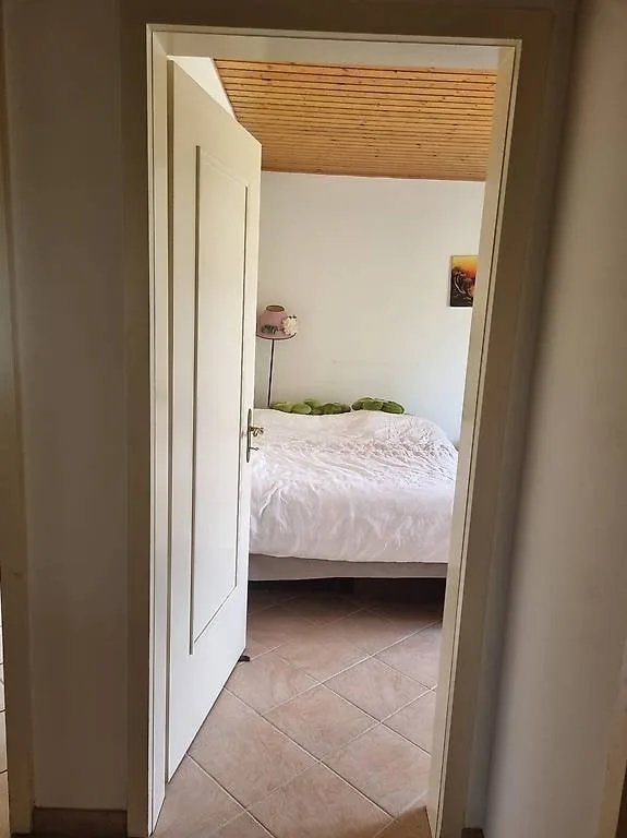 Chambre meublée à louer dans une villa