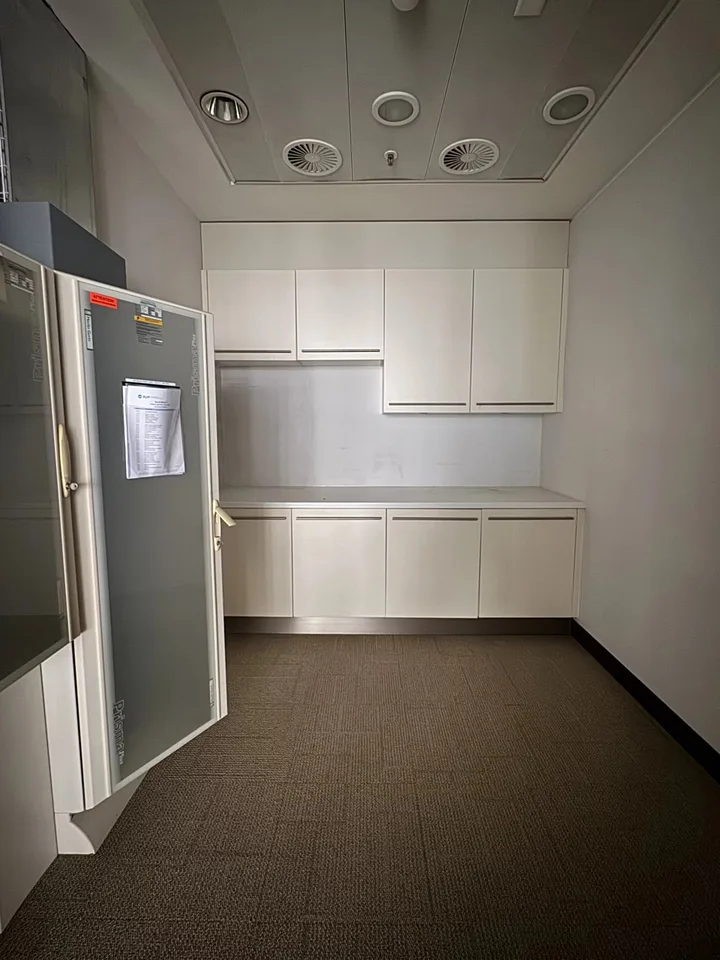 Offices Rue du Rhône – photo 7 of 9