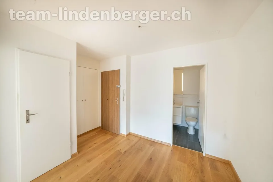 3½ Zi.-Eigentumswohnung mit Lift und Parkplatz – Foto 8 von 12
