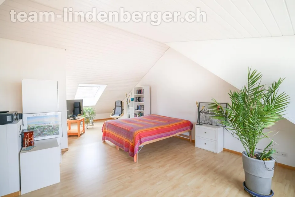 Familienglück in Aesch - Garten, Komfort und ideale Lage vereint – Foto 11 von 13