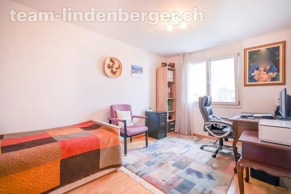 Familienglück in Aesch - Garten, Komfort und ideale Lage vereint – Foto 10 von 13