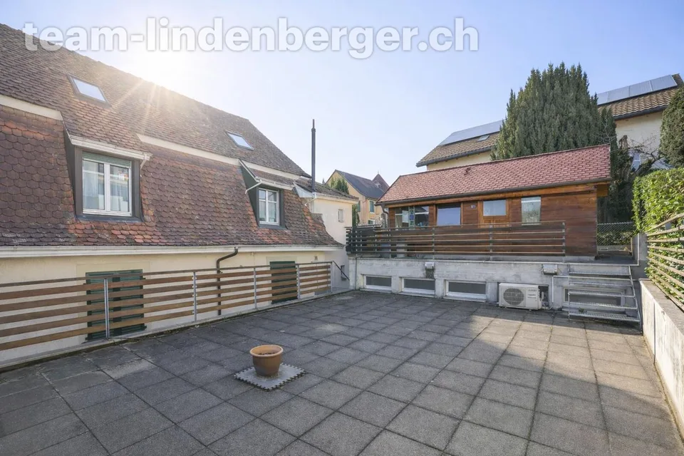 Attraktives Mehrfamilienhaus mit Gewerbefläche an Toplage in Oberwil – Foto 8 von 10