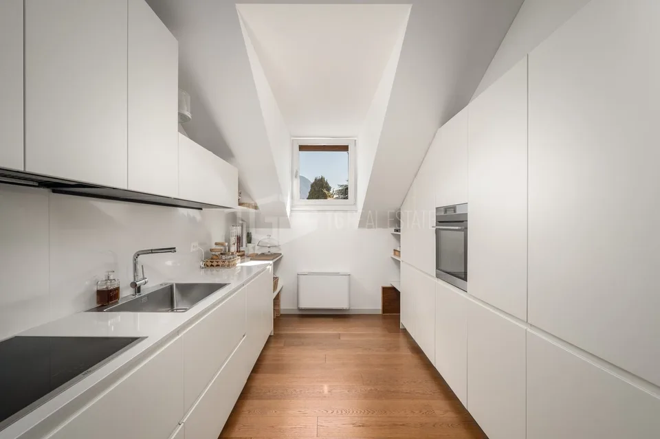 LUXUS UND KOMFORT: 6,5 ZIMMER PENTHOUSE-WOHNUNG MIT PANORAMABLICK AUF LUGANO – Foto 10 von 14