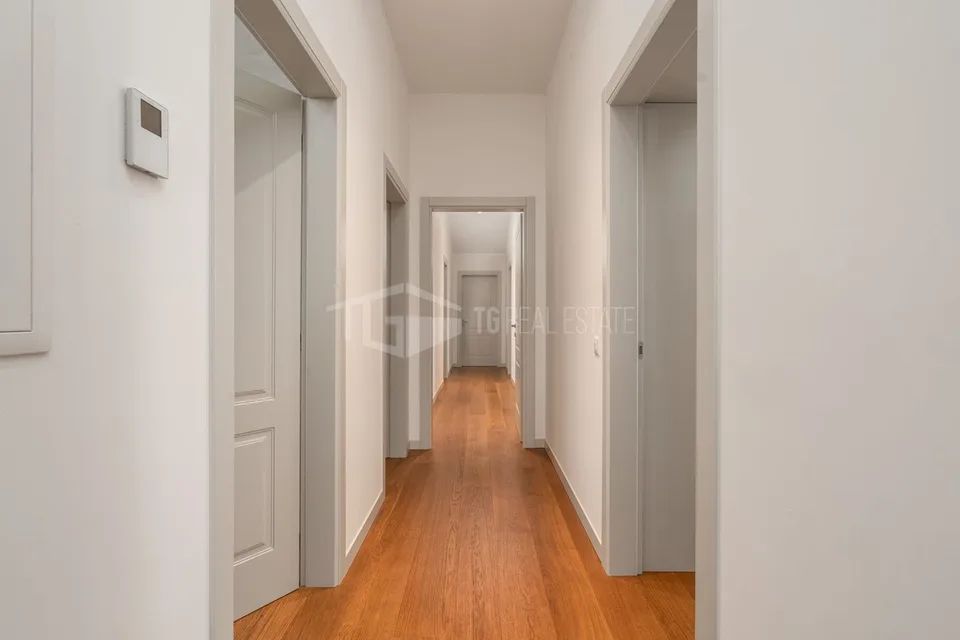 LUXUS UND KOMFORT: 6,5 ZIMMER PENTHOUSE-WOHNUNG MIT PANORAMABLICK AUF LUGANO – Foto 12 von 14