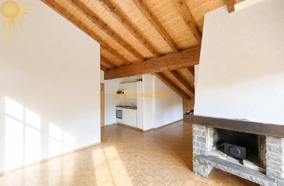 Grand studio en attique à Crans !