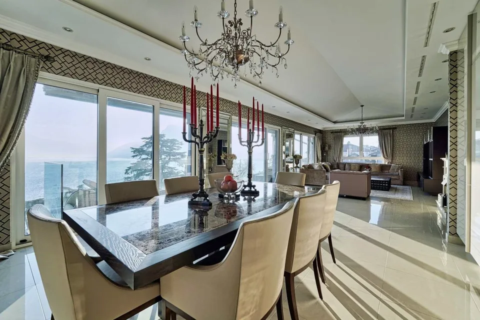 Elegante Attico di lusso con panoramica vista lago