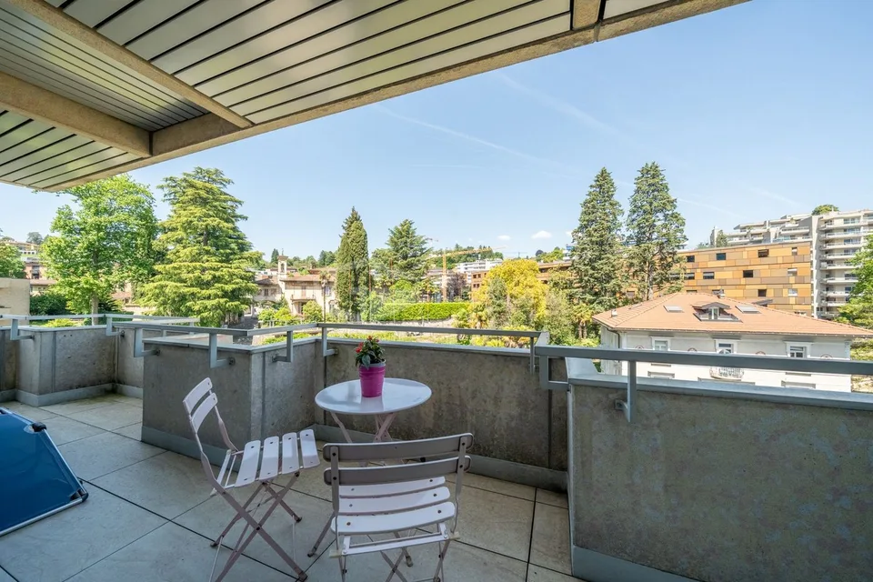 ÉLÉGANT PENTHOUSE AU 12E ÉTAGE AU CŒUR DE LUGANO – photo 13 sur 13