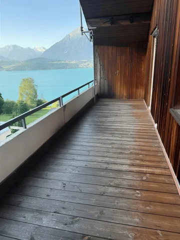 Charmante 4-Zimmer-Dachwohnung mit traumhaftem See- und Bergblick in Oberhofen am Thunersee – Foto 13 von 13