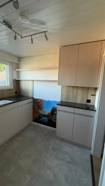 Charmante 4-Zimmer-Dachwohnung mit traumhaftem See- und Bergblick in Oberhofen am Thunersee – Foto 6 von 13