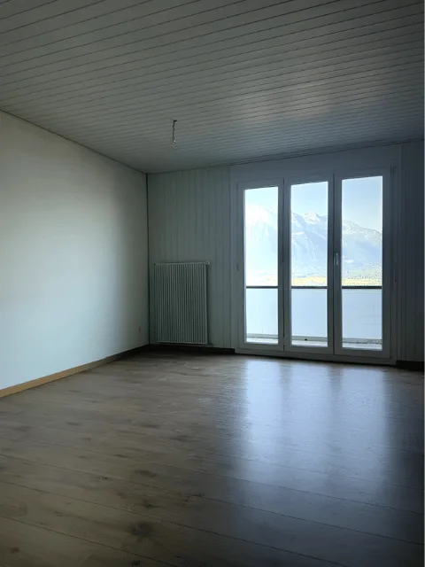Charmante 4-Zimmer-Dachwohnung mit traumhaftem See- und Bergblick in Oberhofen am Thunersee – Foto 12 von 13