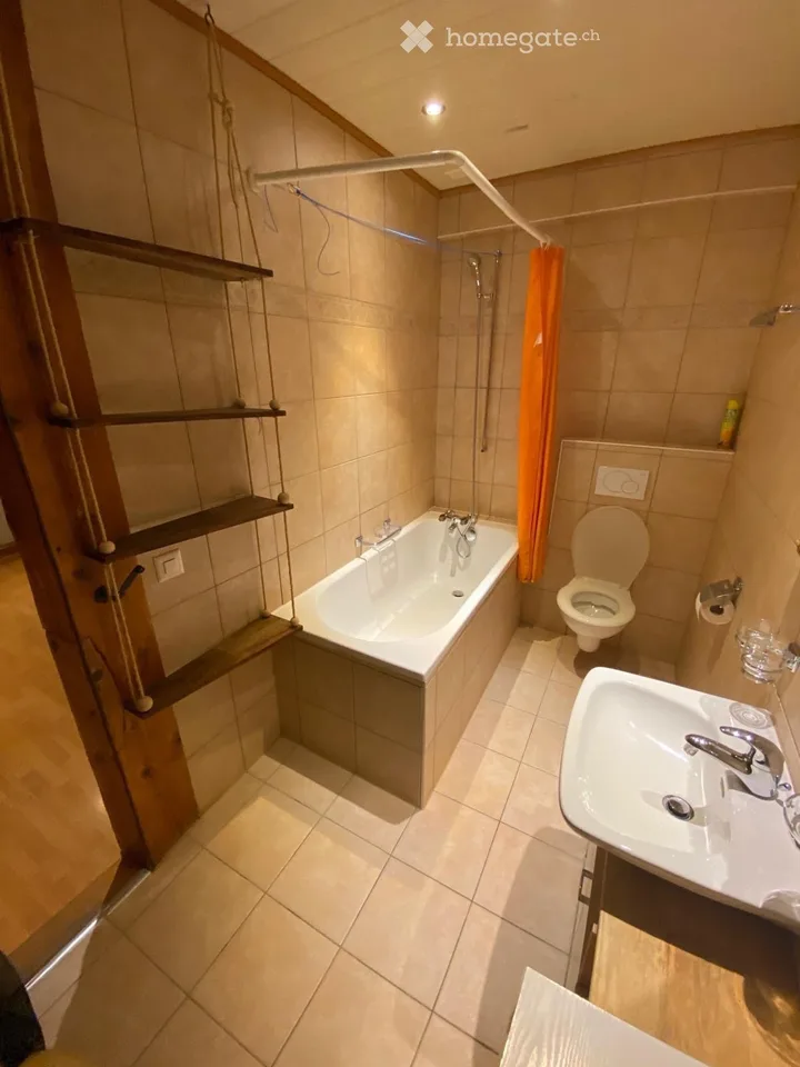 Zu vermieten 5-Zimmer-Dreispänner in Illarsaz