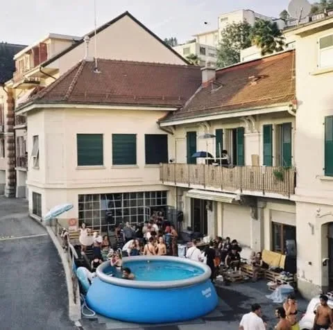Grande camera in una grande condivisione di 7 persone
