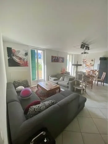 Grande camera in una grande condivisione di 7 persone
