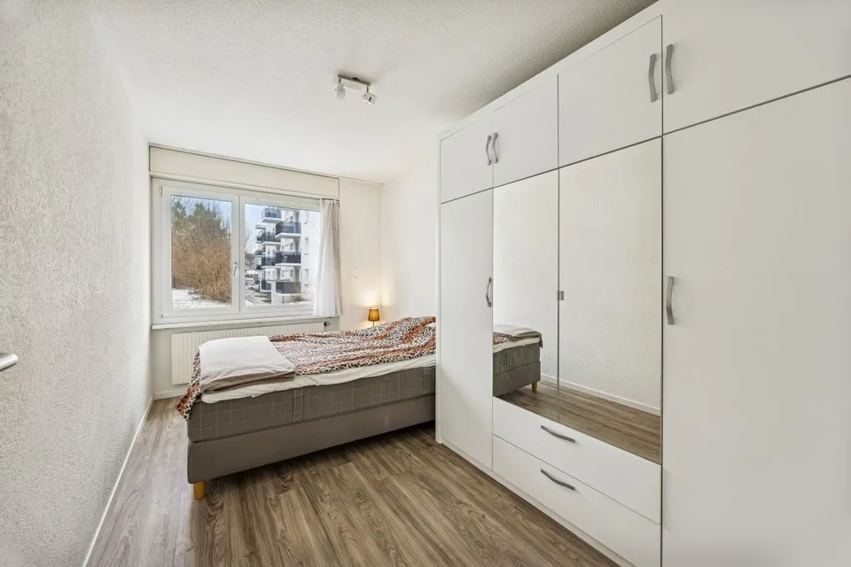 Appartamento di 4 camere in un quartiere familiare