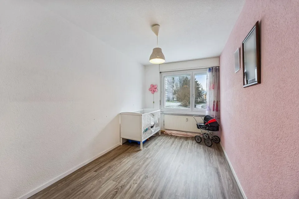 Appartamento di 4 camere in un quartiere familiare