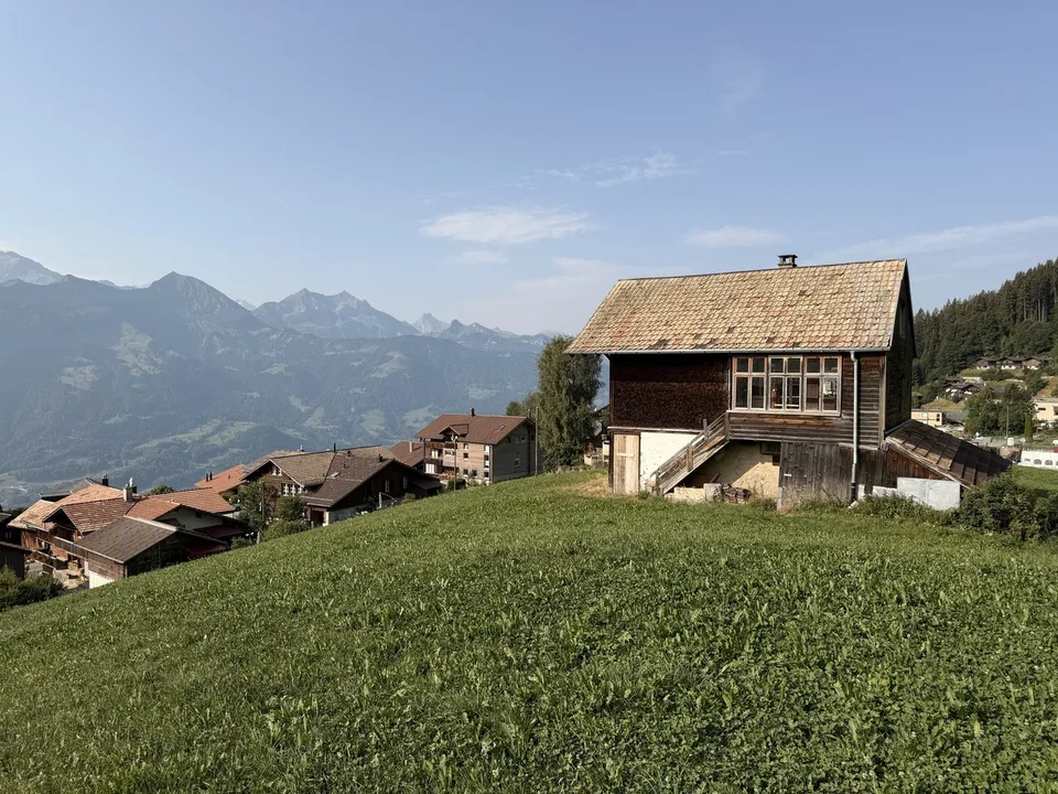Baugrundstück mit grandioser Bergsicht