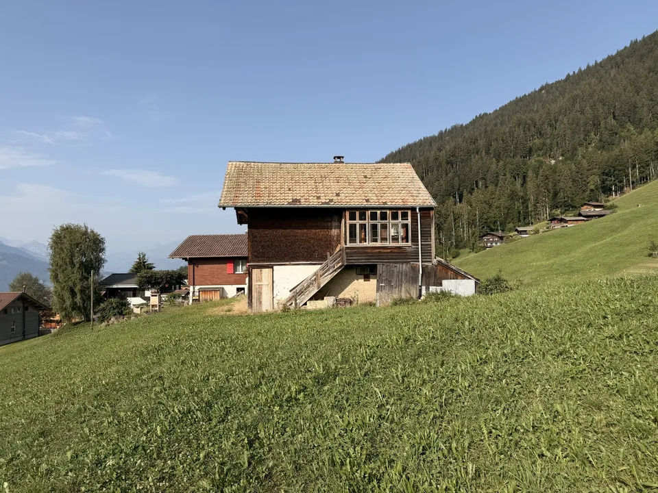 Terrain à bâtir avec une vue grandiose sur les montagnes