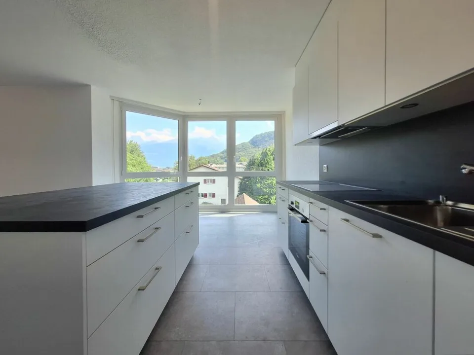 Magnifique appartement de 4.5 pièces entièrement rénové à Collombey-Muraz