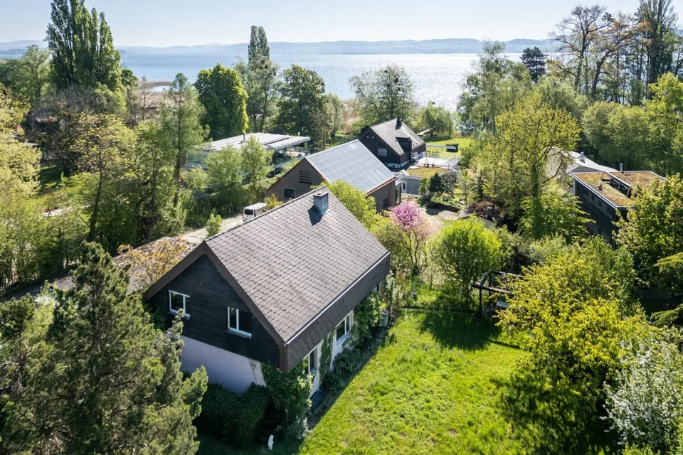 Gartentraum in Steinwurfdistanz zum See